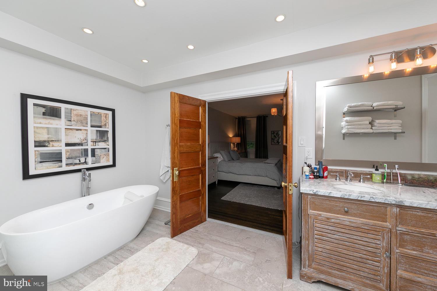 1516 Hampton Road Rydal, PA 19046 - Photo 29 of 67 Master Bath