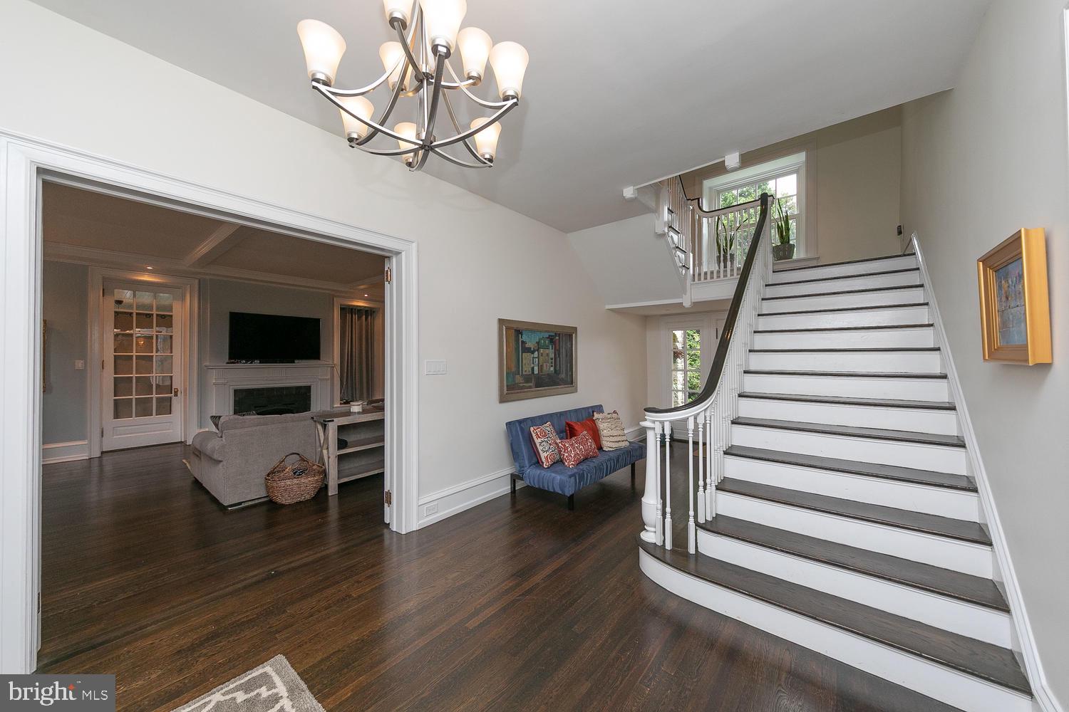 1516 Hampton Road Rydal, PA 19046 - Photo 5 of 67 Center Hall