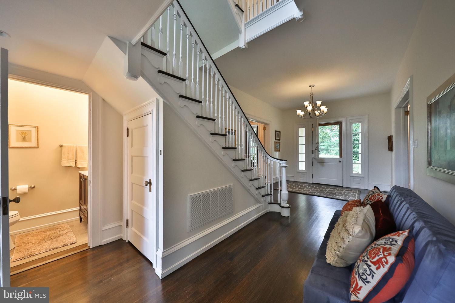 1516 Hampton Road Rydal, PA 19046 - Photo 6 of 67 Center Hall