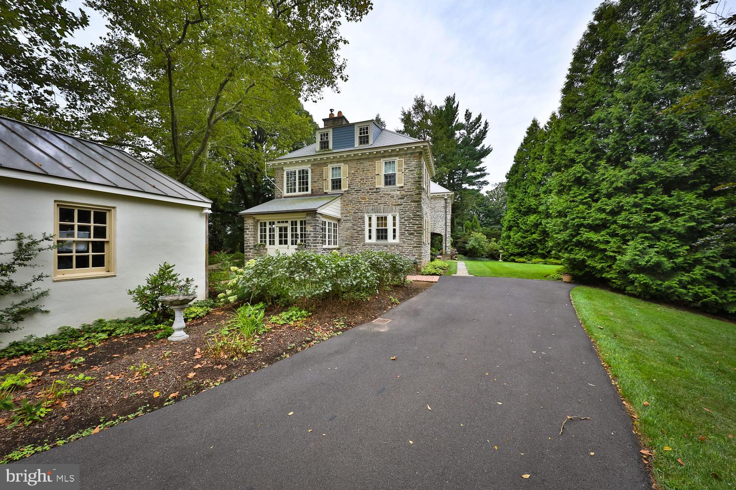 1516 Hampton Road Rydal, PA 19046 - Photo 62 of 67 Driveway