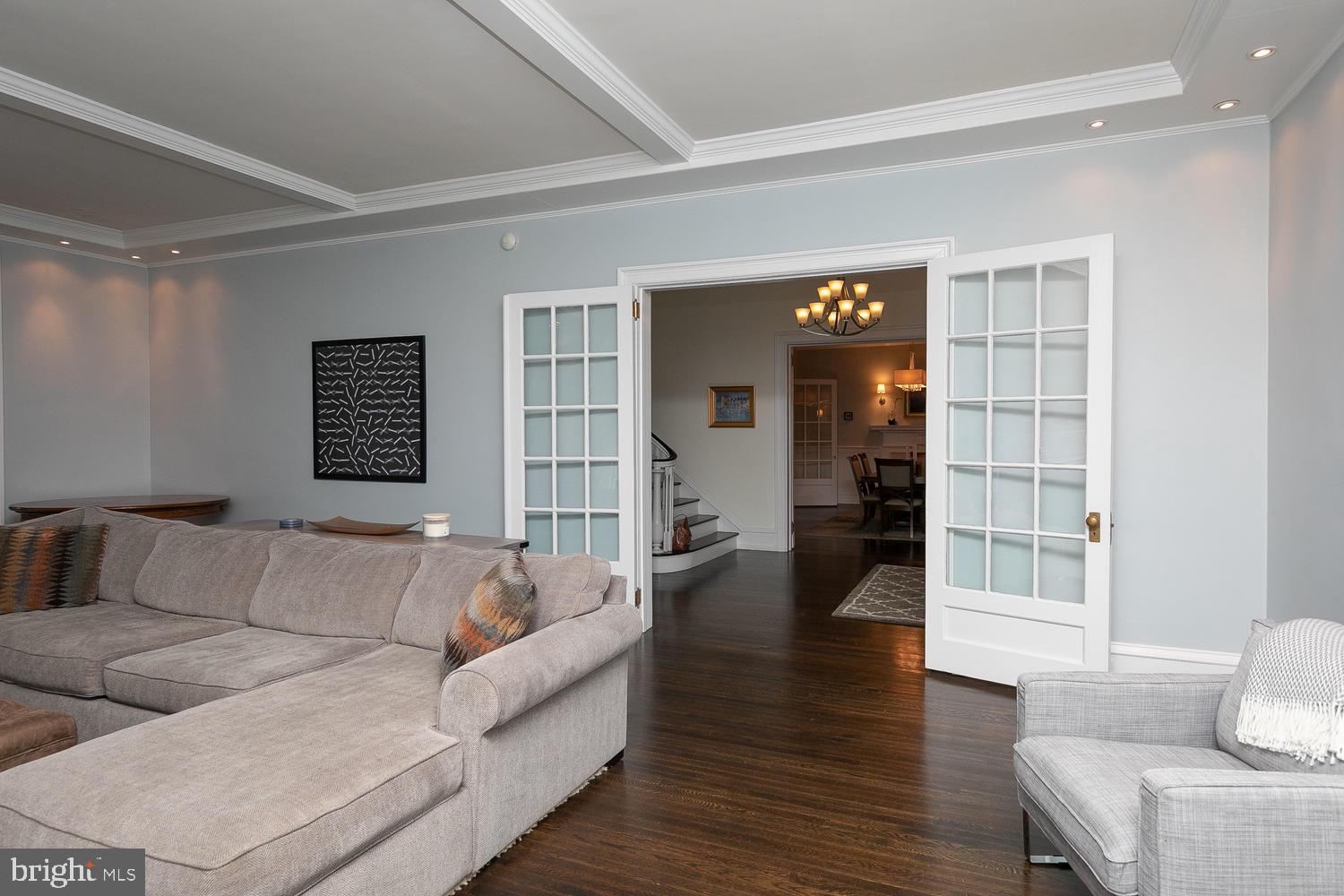 1516 Hampton Road Rydal, PA 19046 - Photo 10 of 67 Living Room