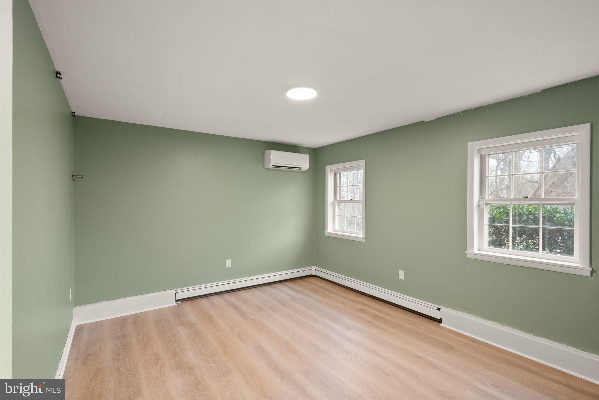 6738 Kelly Road Warrenton, VA 20187 - Photo 28 of 55 an empty room with a window