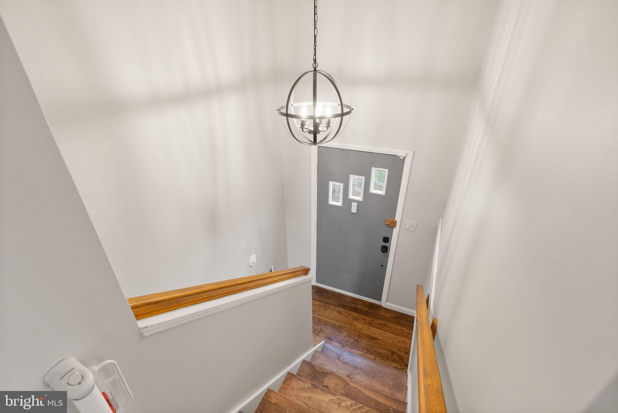 6738 Kelly Road Warrenton, VA 20187 - Photo 5 of 55 a view of a hallway with entryway