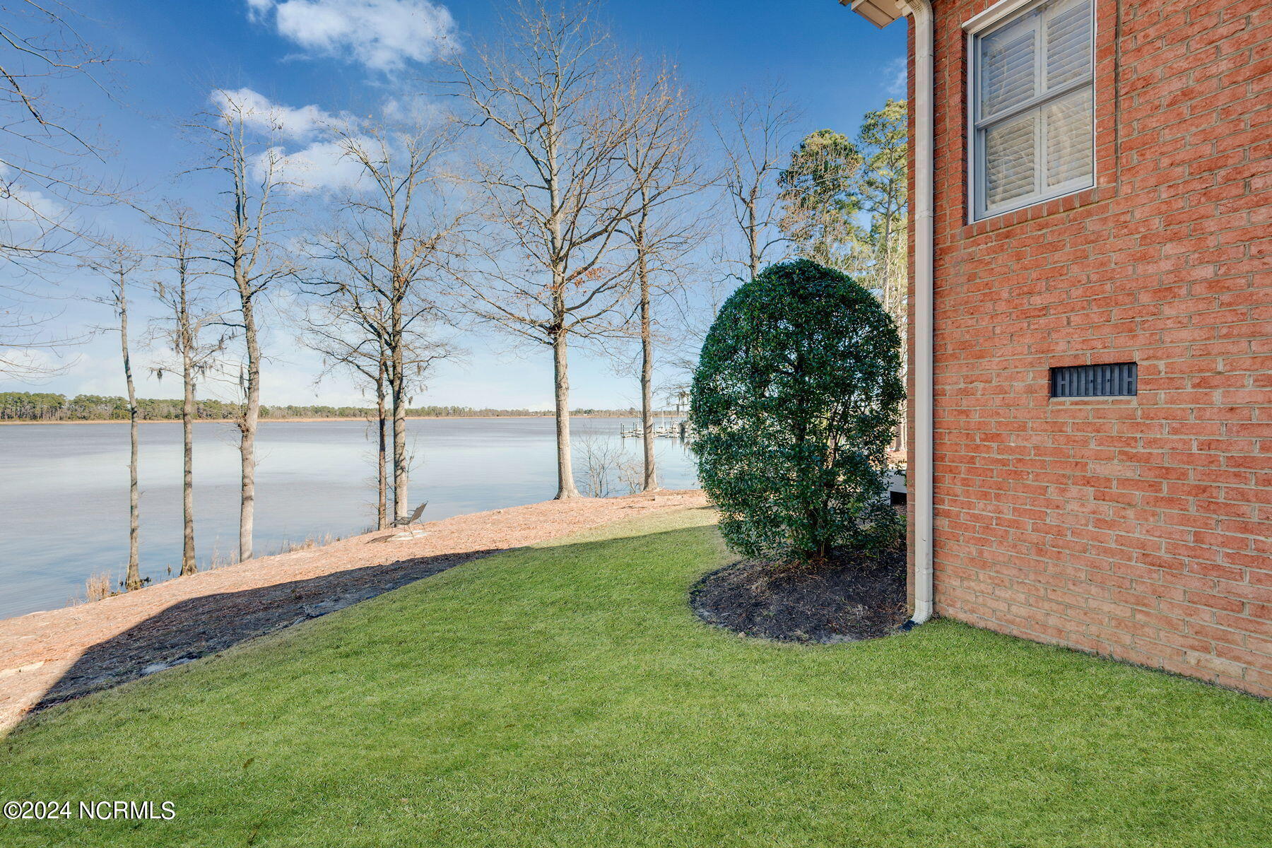 128 Ridge Road Chocowinity, NC 27817 - Photo 6 of 61 3-web-or-mls-128 Ridge Road-00004