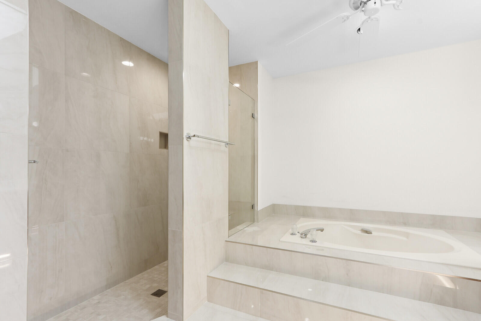 327 Ridge Road Jupiter, FL 33477 - Photo 19 of 52 40_Image_23_mls
