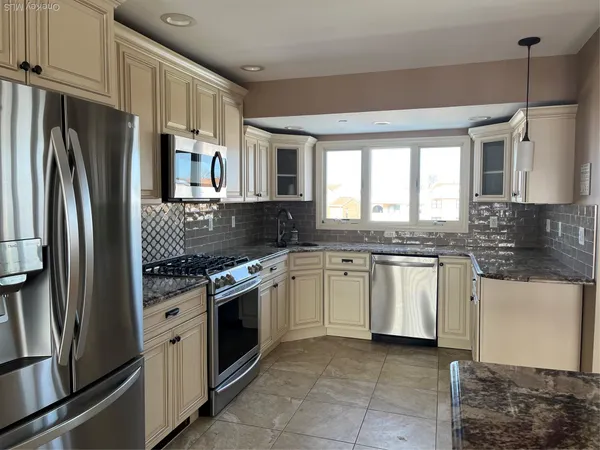 $4,200 | 50 Florence Avenue, Freeport, NY 11520