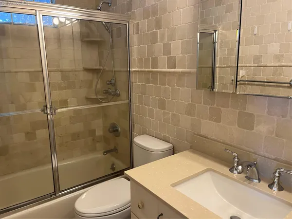 $4,200 | 50 Florence Avenue, Freeport, NY 11520