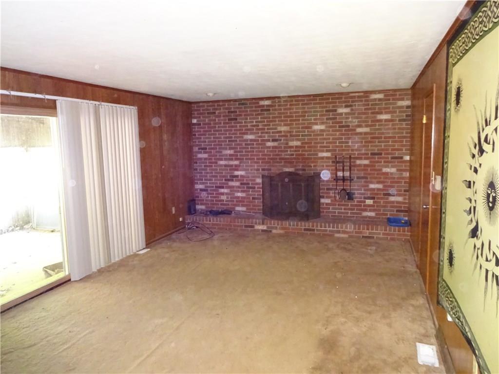 215 Solomon Temple Road Latrobe, PA 15650 - Photo 2 of 11 Family Room