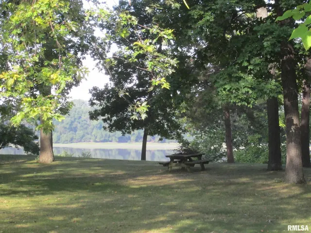 $55,000 | 18399 Quiver Beach Road, Havana, IL 62644