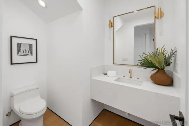 $3,995,000 | 806 Hygeia Avenue, Encinitas, CA 92024