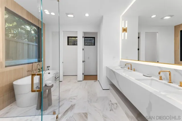 $3,995,000 | 806 Hygeia Avenue, Encinitas, CA 92024