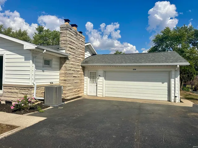 $299,999 | 2214 North Wabash Road, Marion, IN 46952