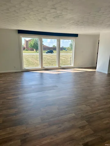 $299,999 | 2214 North Wabash Road, Marion, IN 46952