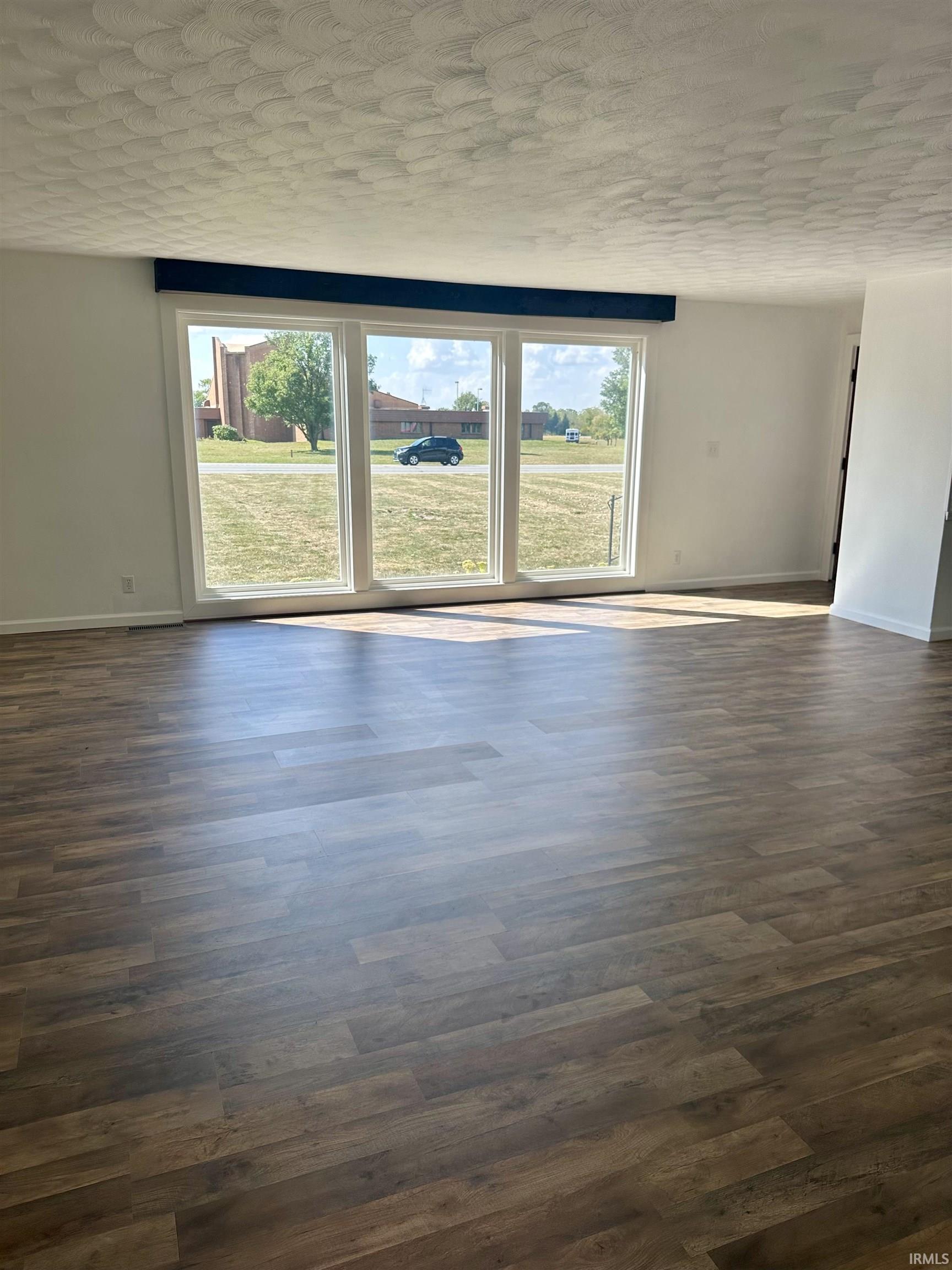 2214 North Wabash Road Marion, IN 46952 - Photo 4 of 29