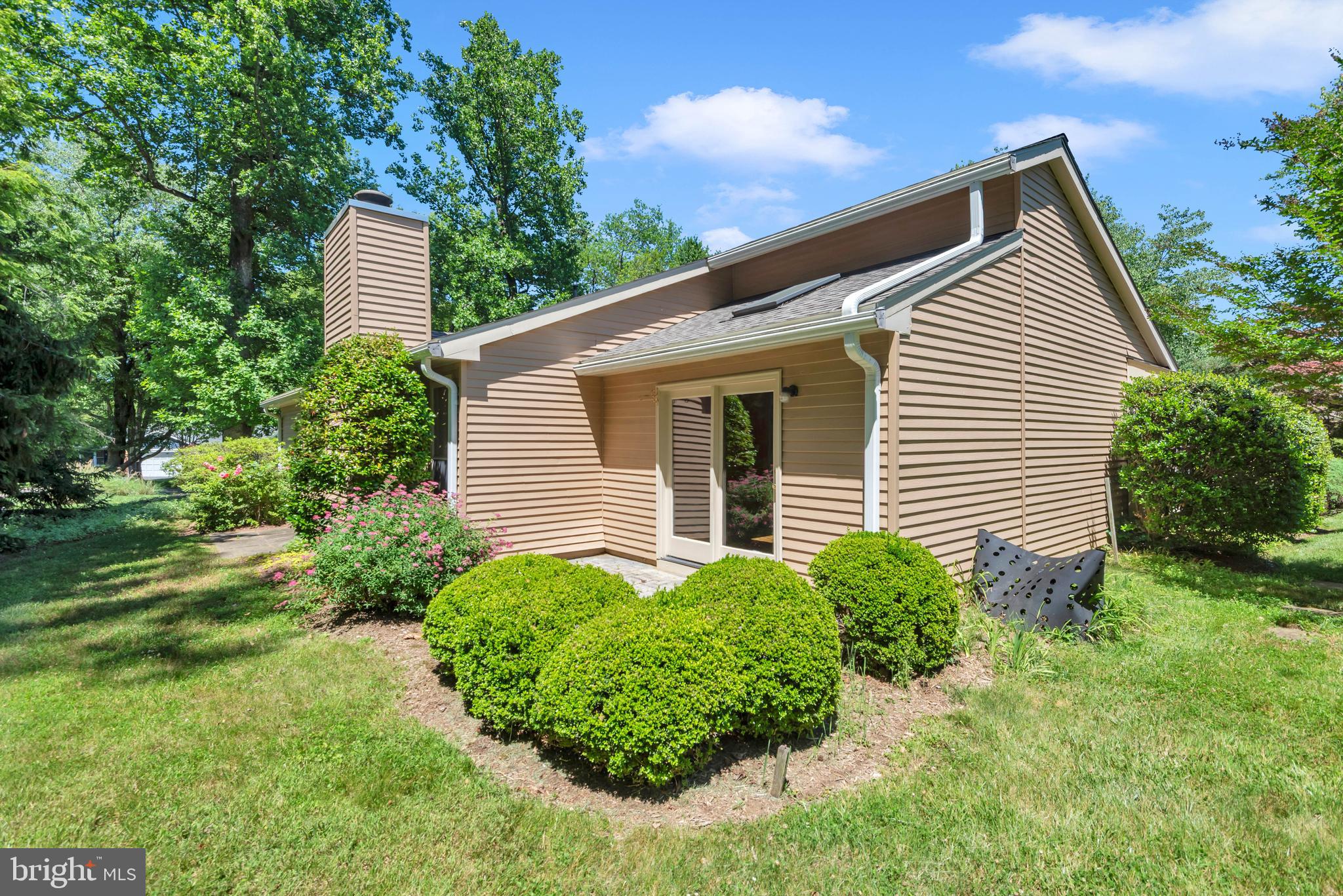 852 Woodmont Road Annapolis, MD 21401 - Photo 3 of 37