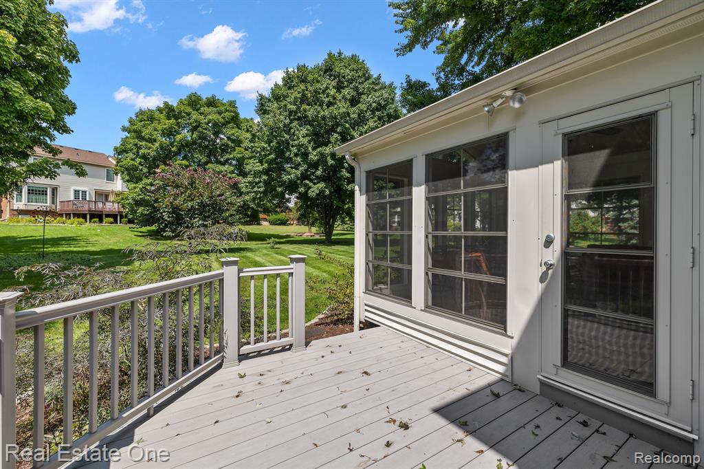 1272 Thames Drive Rochester Hills, MI 48307 - Photo 29 of 37