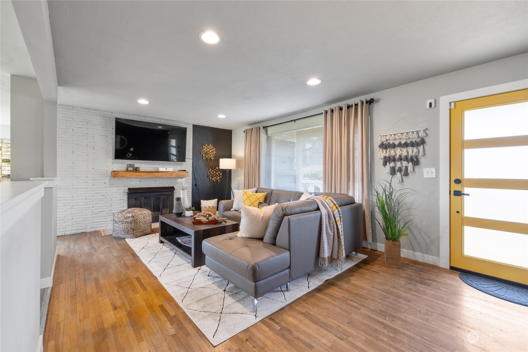 11701 Military Road Southwest Lakewood, WA 98498 - Photo 3 of 34 Gallery Image 3