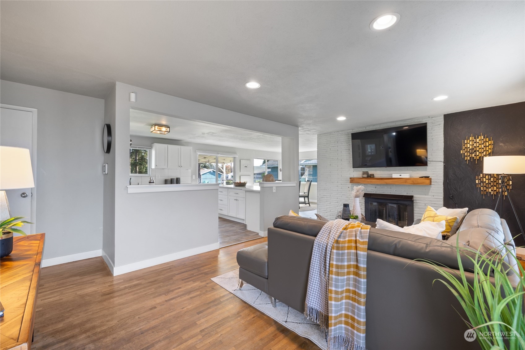 11701 Military Road Southwest Lakewood, WA 98498 - Photo 4 of 34 Gallery Image 4