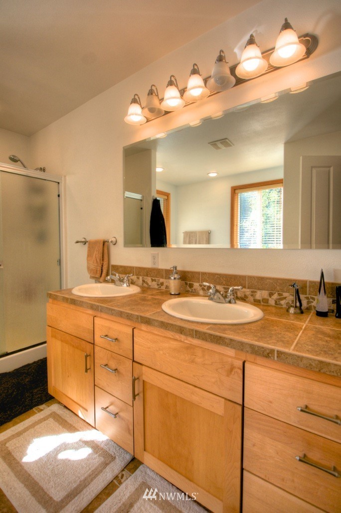 7205 Meridian Road Southeast Olympia, WA 98513 - Photo 14 of 25 Gallery Image 14