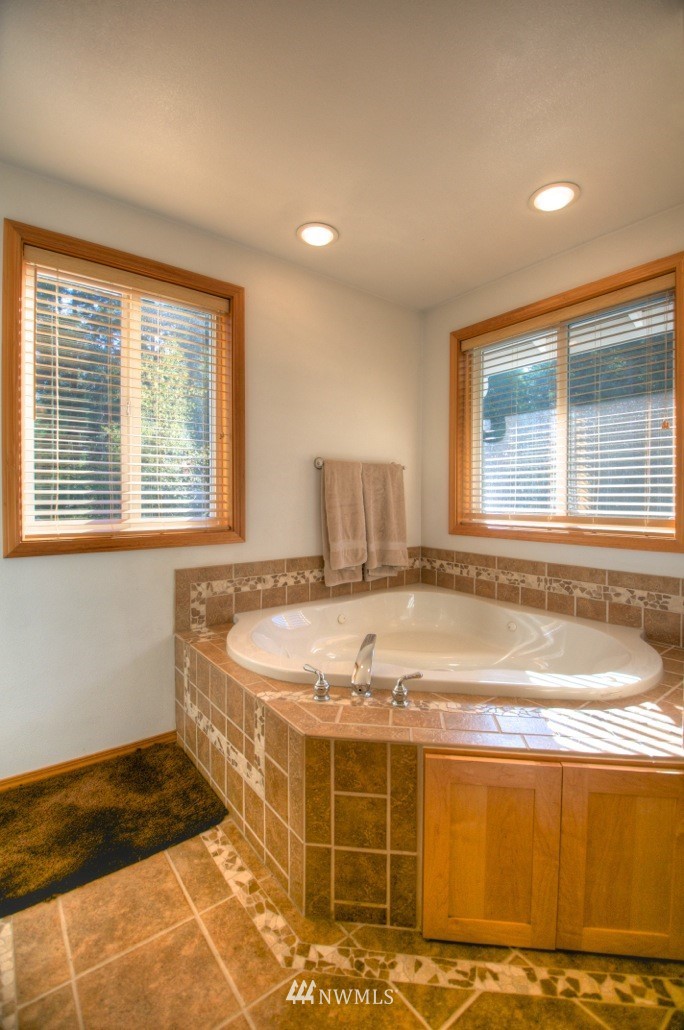 7205 Meridian Road Southeast Olympia, WA 98513 - Photo 15 of 25 Gallery Image 15