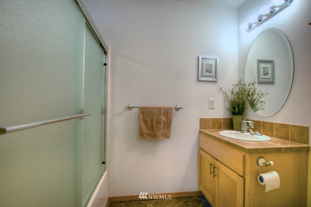 7205 Meridian Road Southeast Olympia, WA 98513 - Photo 10 of 25 Gallery Image 10