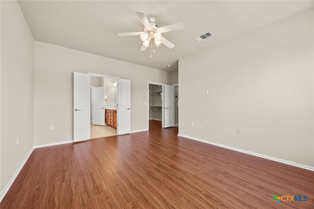 147 Prairie Creek Trail Georgetown, TX 78633 - Photo 26 of 31 Primary Bedroom