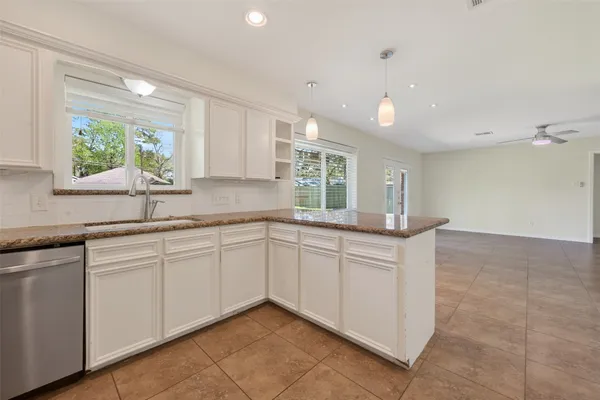 $2,475 | 10214 Londonderry Drive, Houston, TX 77043