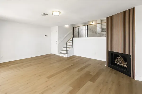 $3,000 | 5 Tiki Circle, Tiki Island, TX 77554