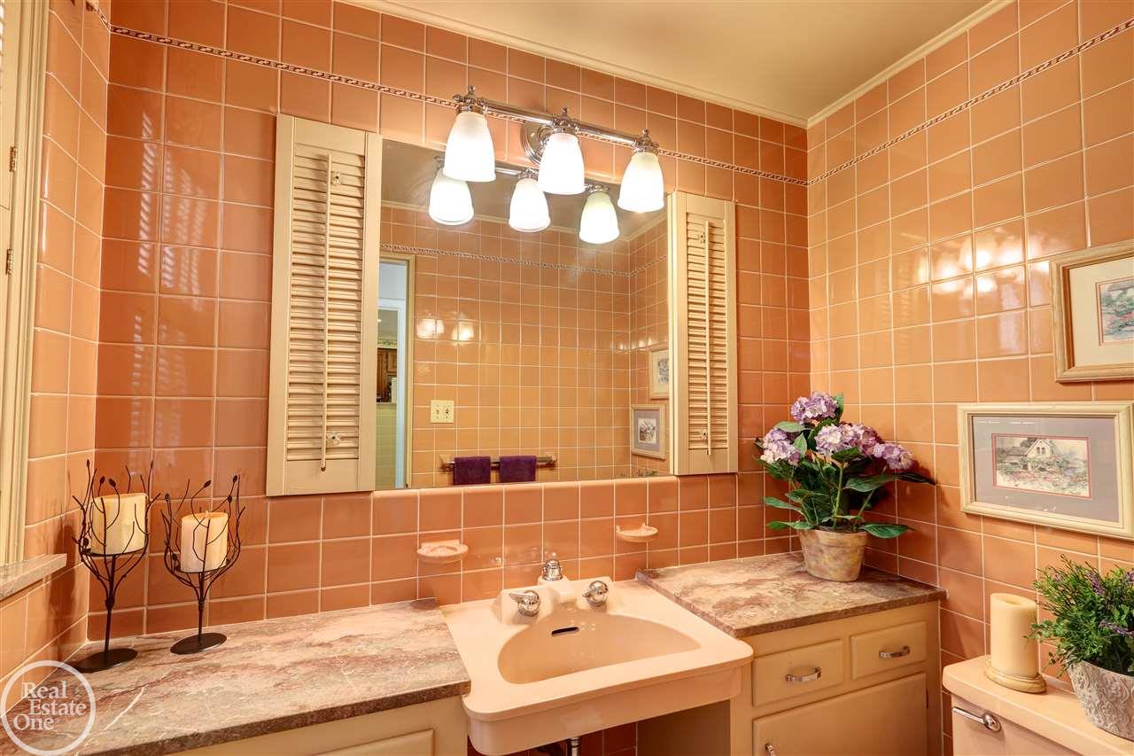 1160 South Renaud Road Grosse Pointe, MI 48236 - Photo 40 of 48 31360469-39.JPG