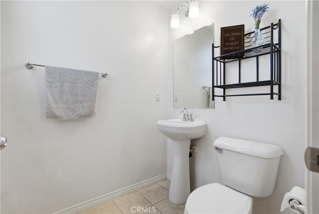 11123 Legion Loop, Unit 101 El Monte, CA 91731 - Photo 9 of 30 Guest Bath