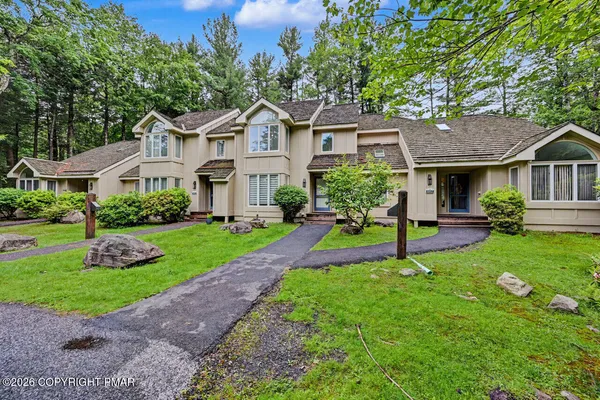 $285,000 | 1015 Crestwoods Drive, Pocono Pines, PA 18350