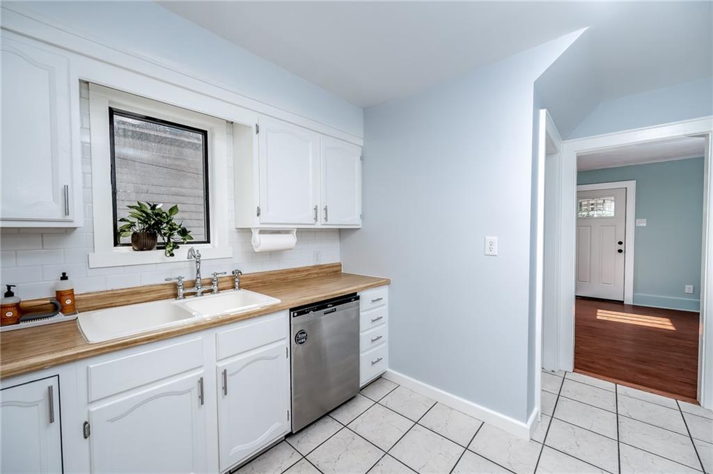 1375 Locust Street Indiana, PA 15701 - Photo 13 of 32