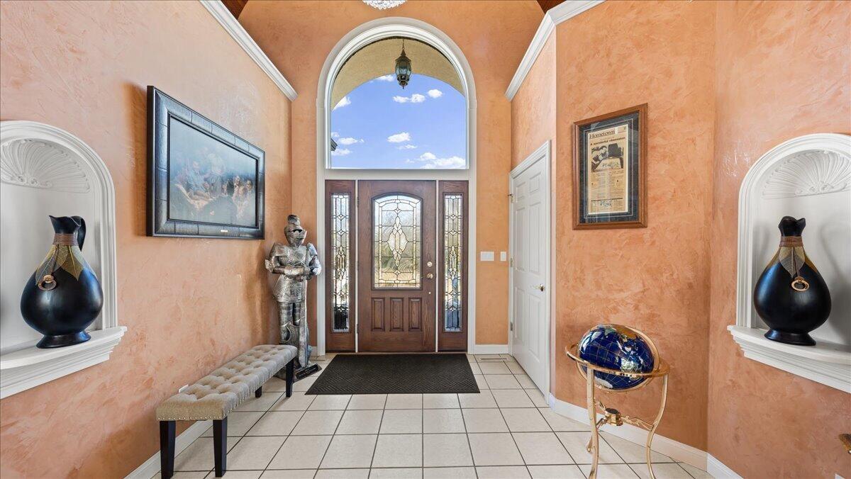 N2487 Nuttleman Road Barre, WI 54601 - Photo 5 of 91 Foyer