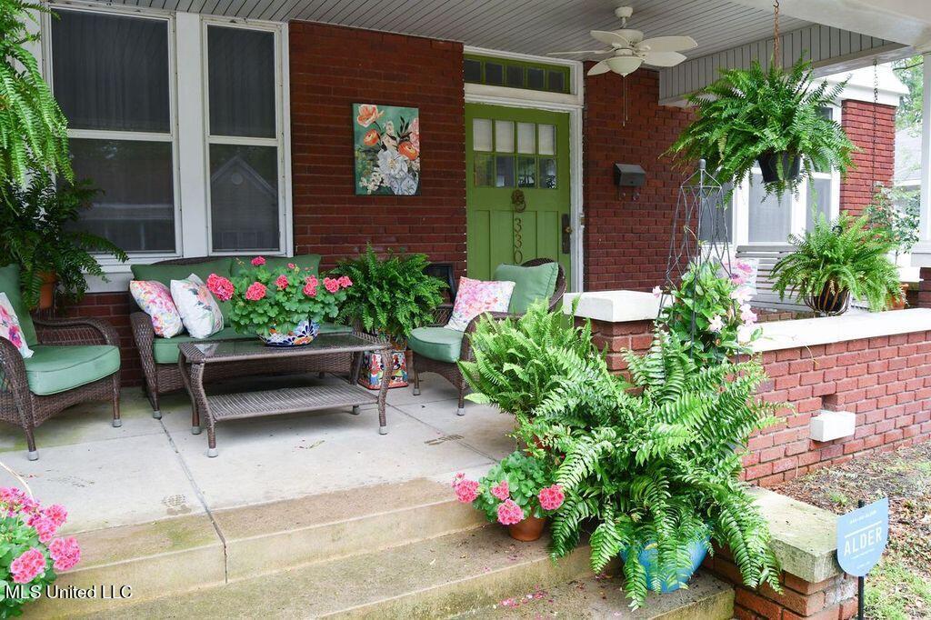 330 Maple Street Marks, MS 38646 - Photo 1 of 28 WELCOME HOME