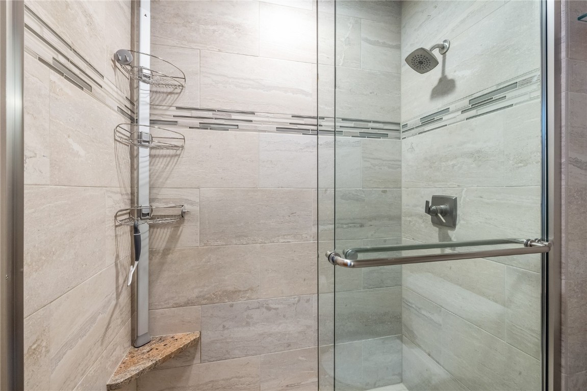 180 Tennis Club Road, Unit 1636 Keystone, CO 80435 - Photo 19 of 34 Bathroom featuring a shower with shower door