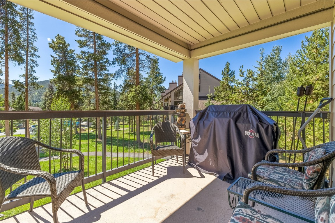 180 Tennis Club Road, Unit 1636 Keystone, CO 80435 - Photo 27 of 34 Balcony with grilling area