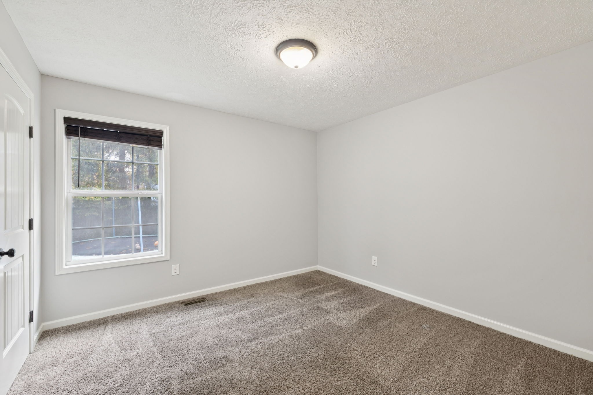538 Indian Springs Circle Manchester, TN 37355 - Photo 30 of 59 an empty room with a window