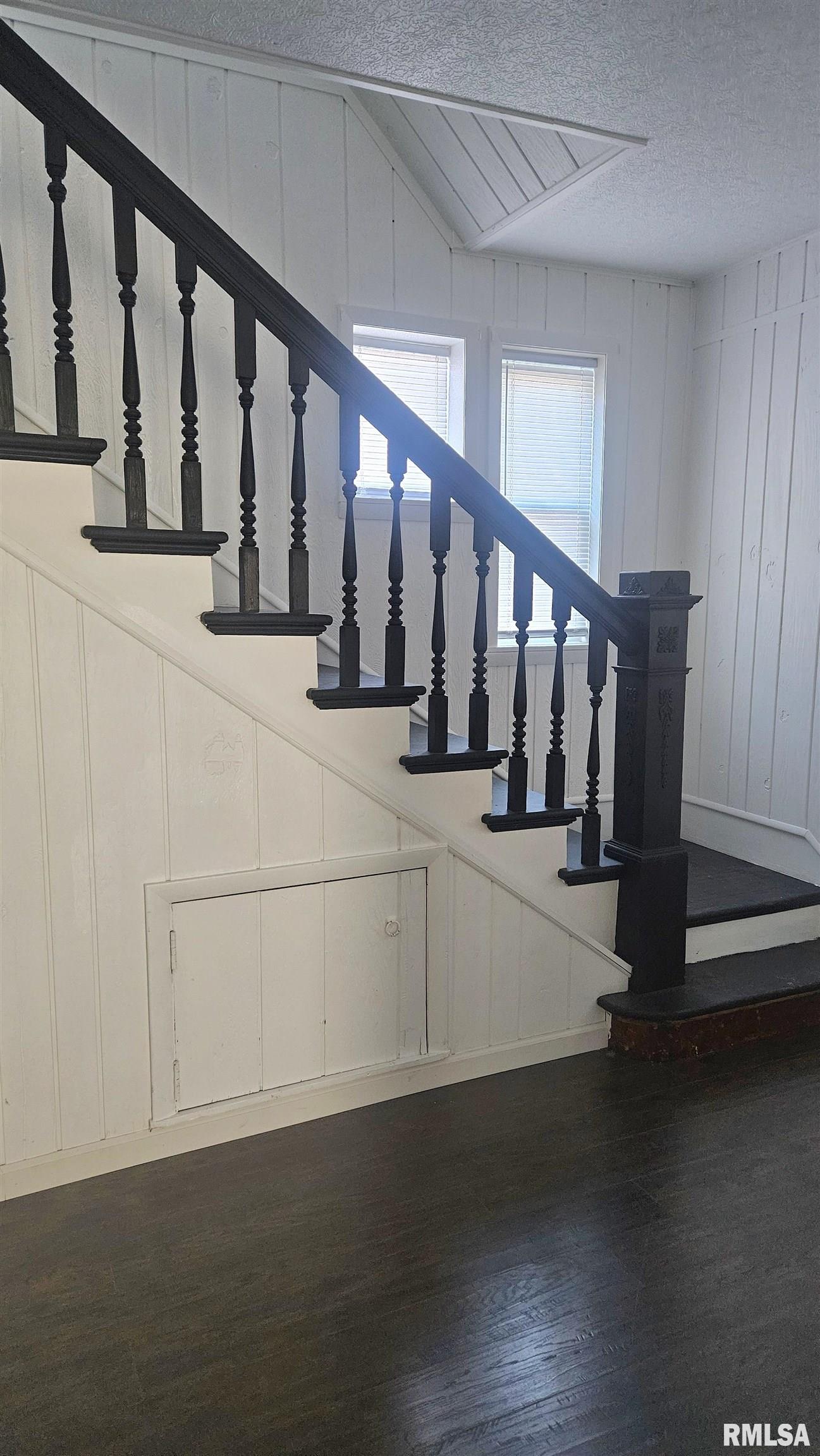 428 North Main Street Lewistown, IL 61542 - Photo 4 of 50