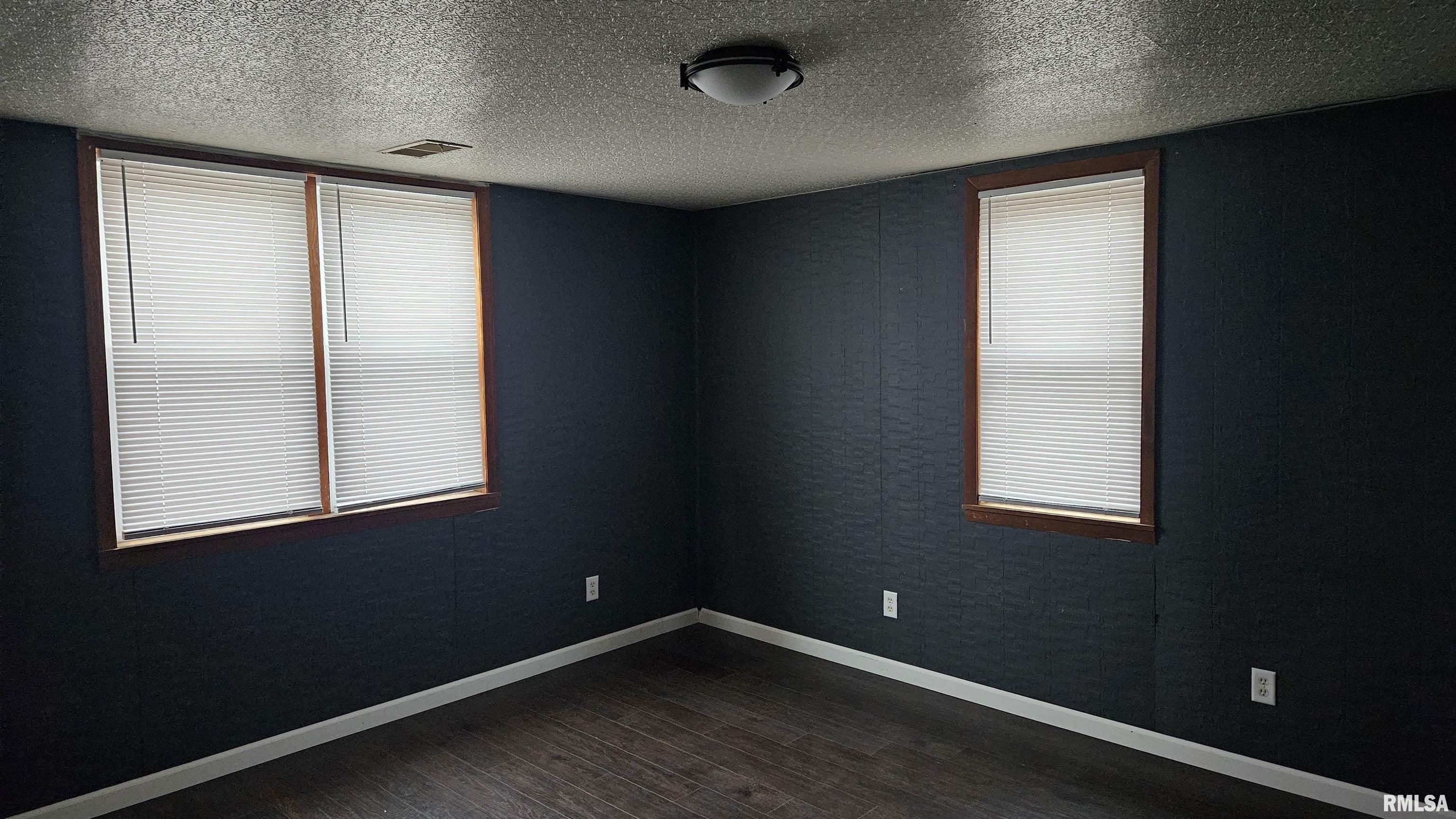 428 North Main Street Lewistown, IL 61542 - Photo 48 of 50