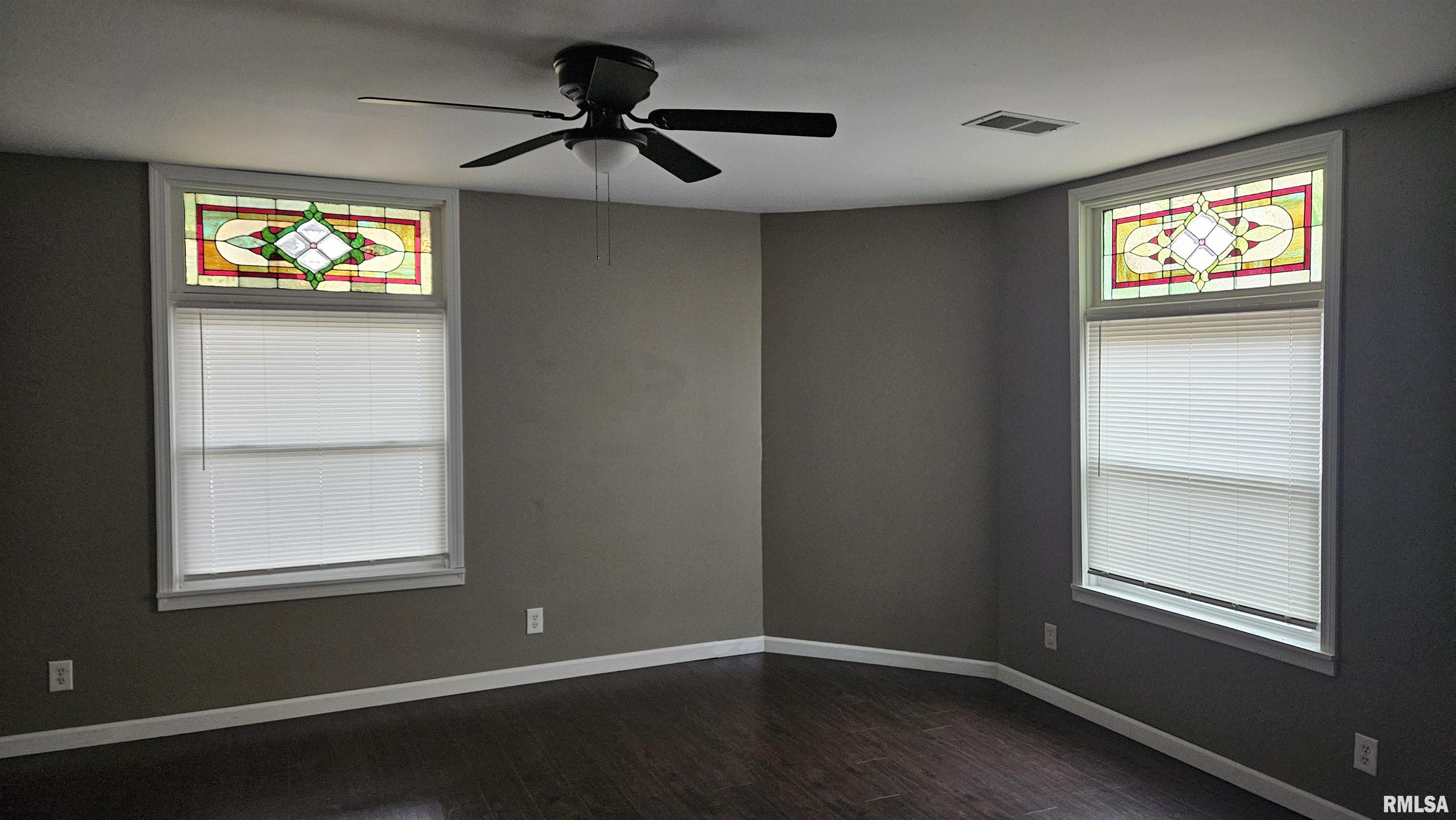 428 North Main Street Lewistown, IL 61542 - Photo 7 of 50