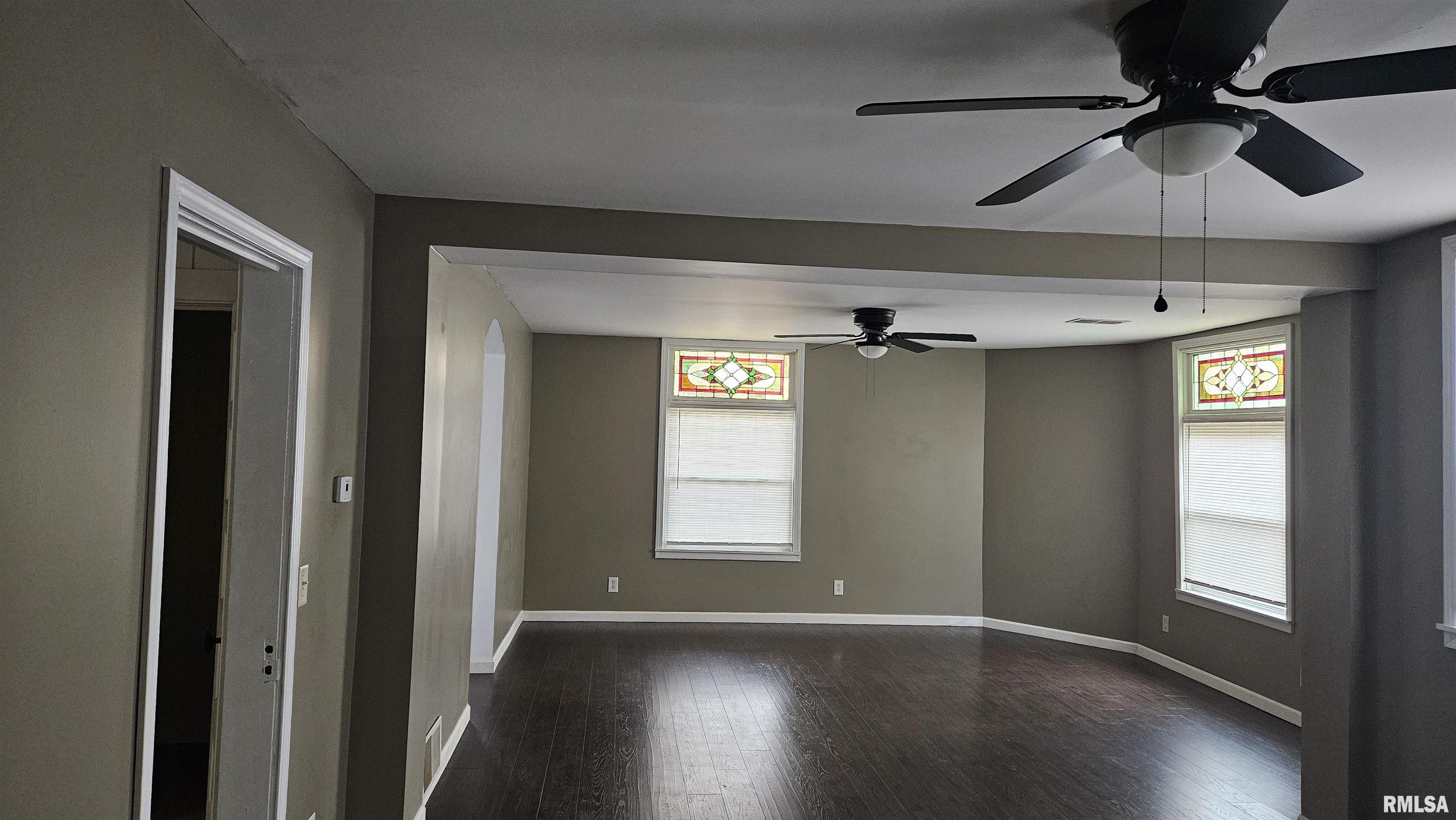 428 North Main Street Lewistown, IL 61542 - Photo 9 of 50