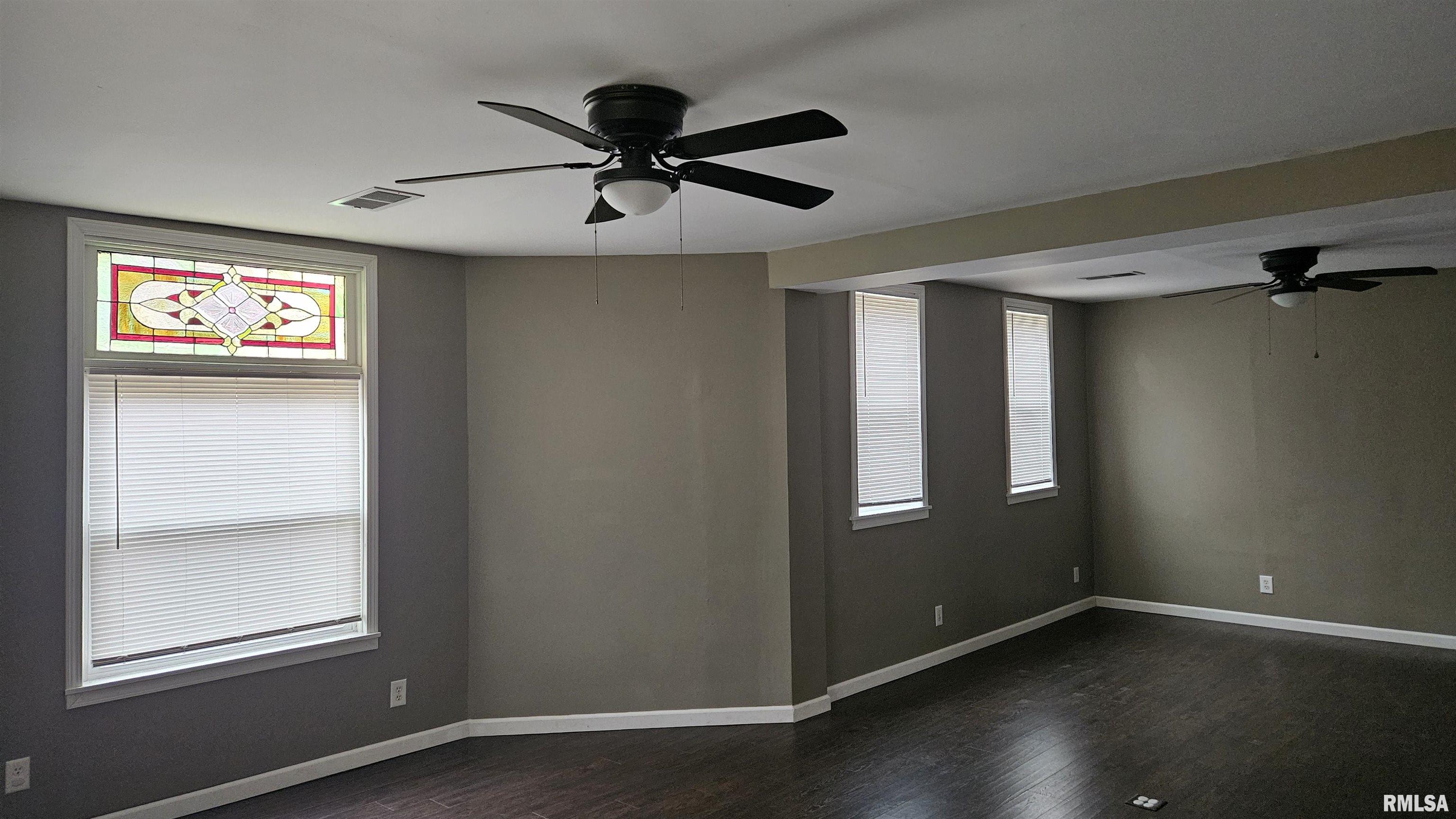 428 North Main Street Lewistown, IL 61542 - Photo 10 of 50