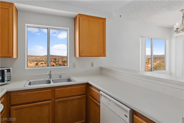 $195,000 | 2191 Bay Club Drive, Unit 204, Laughlin, NV 89029