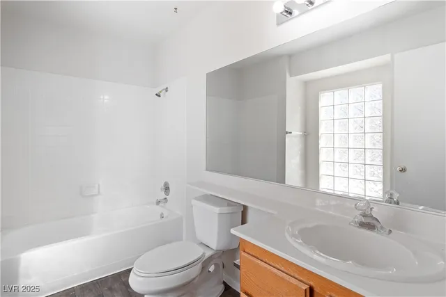 $195,000 | 2191 Bay Club Drive, Unit 204, Laughlin, NV 89029