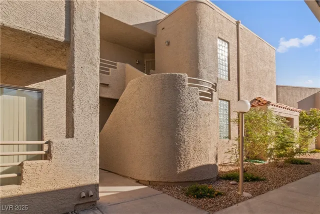 $195,000 | 2191 Bay Club Drive, Unit 204, Laughlin, NV 89029