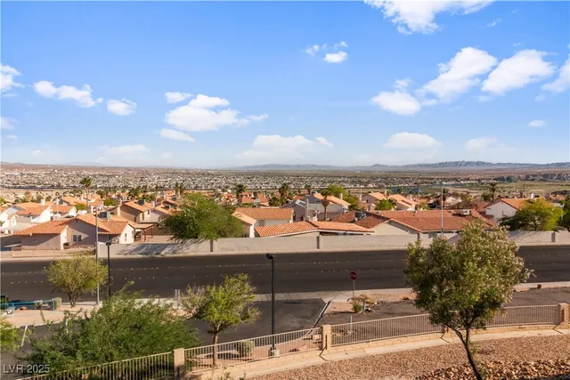 $195,000 | 2191 Bay Club Drive, Unit 204, Laughlin, NV 89029