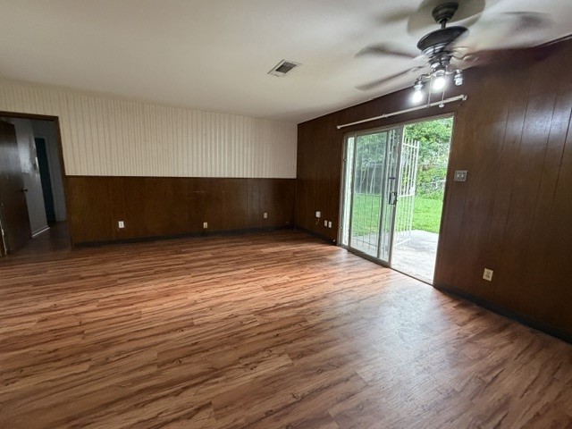 4142 Brookston Street Houston, TX 77045 - Photo 9 of 17
