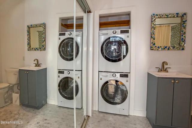 a view of outdoor space yard and patio