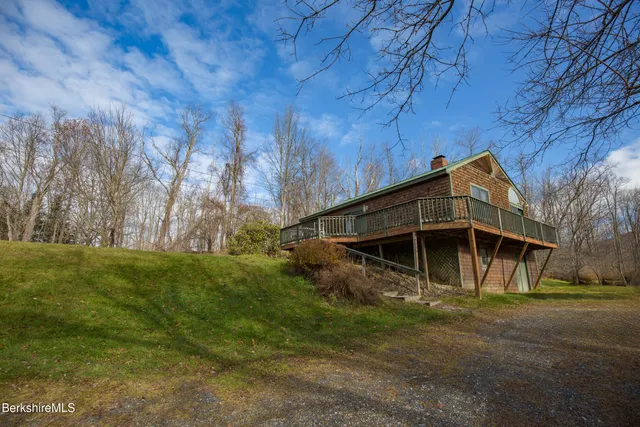 a view of a yard with an trees