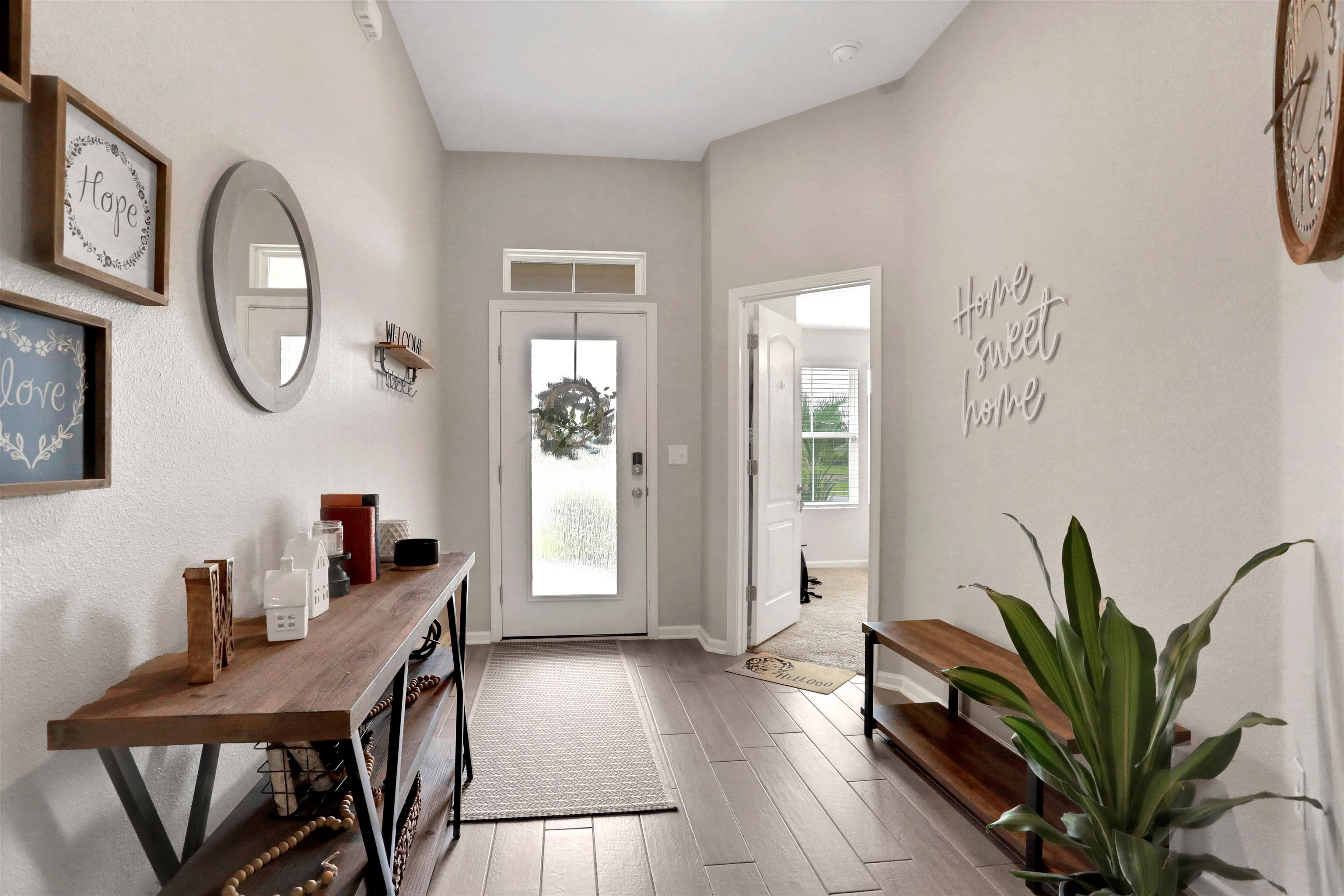 123 Hickory Ridge Road St. Augustine, FL 32084 - Photo 2 of 26 a workspace with furniture and window